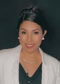 Dr. Adela Flores